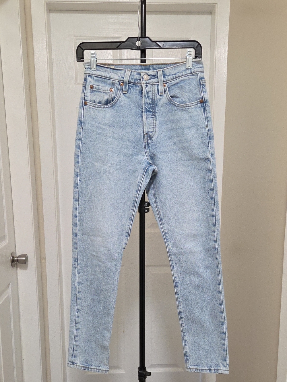 Levi's High-Rise Light Wash Women's Jeans